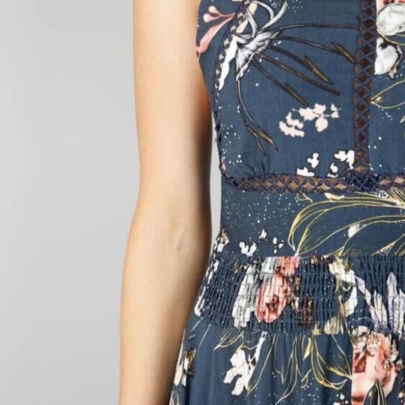 Boutique // Open Back Floral Slit Maxi // Small - Picture 4 of 8